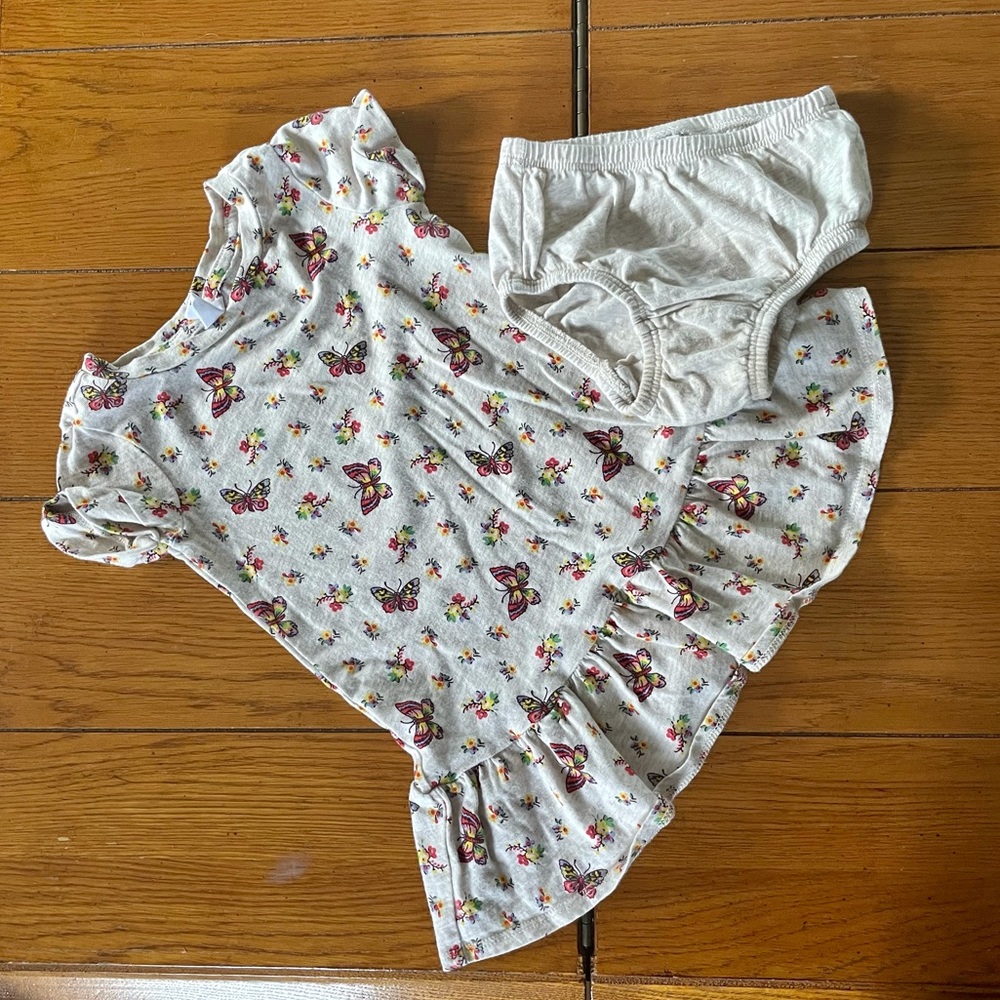 🌺 3 for $15 🌺 Baby GAP butterfly dress